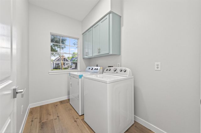 8010 Ashley Circle Drive N, Houston, TX 77071