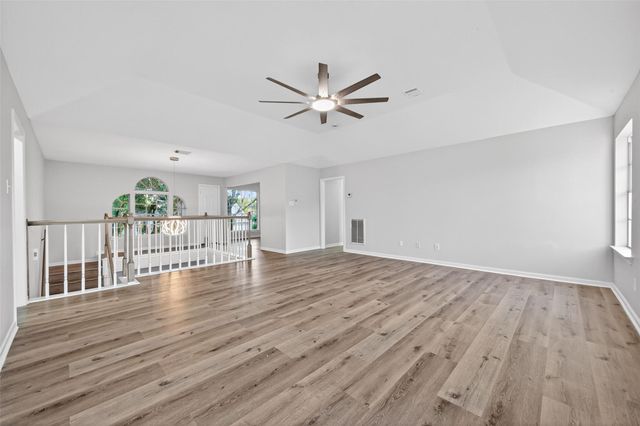 8010 Ashley Circle Drive N, Houston, TX 77071