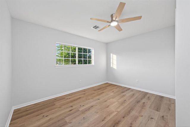 8010 Ashley Circle Drive N, Houston, TX 77071