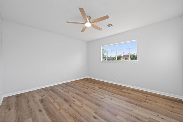 8010 Ashley Circle Drive N, Houston, TX 77071