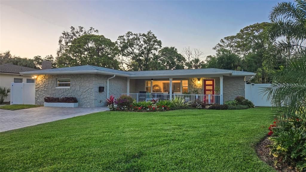 Image 1 of property listing at 7301 2ND AVENUE S, St Petersburg, FL 33707