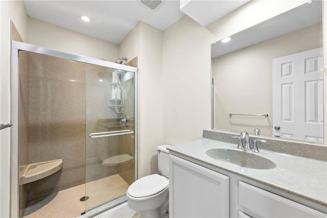 12112 Aberdeen Road, Leawood, KS 66209