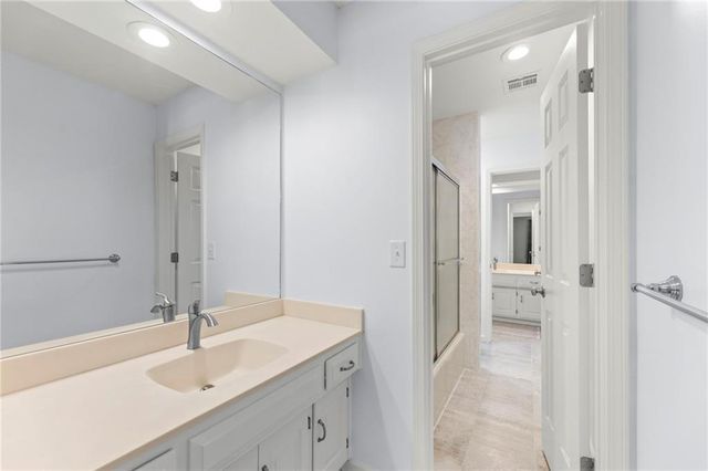 12112 Aberdeen Road, Leawood, KS 66209