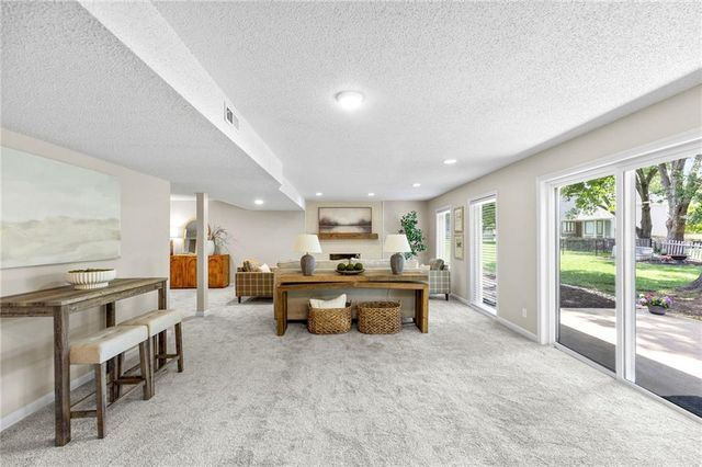 12112 Aberdeen Road, Leawood, KS 66209