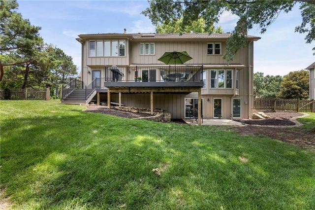 12112 Aberdeen Road, Leawood, KS 66209