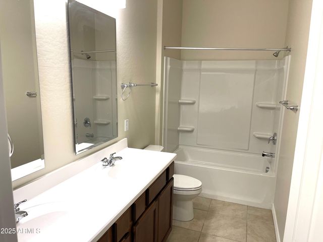 10022 W VERDE Lane, Avondale, AZ 85392