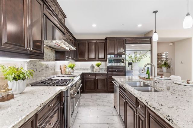 101 Tinker, Irvine, CA 92618