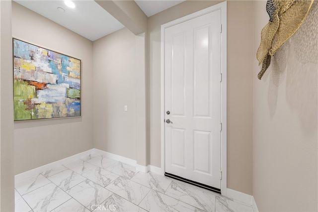 101 Tinker, Irvine, CA 92618