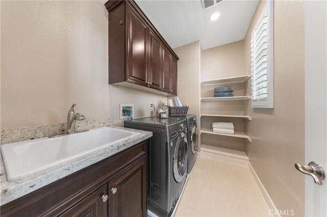 101 Tinker, Irvine, CA 92618