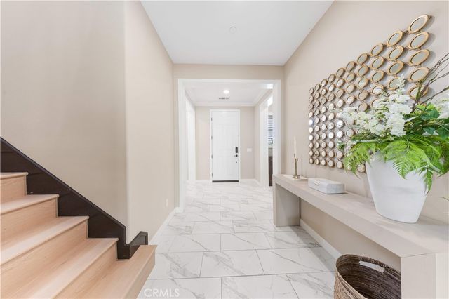 101 Tinker, Irvine, CA 92618