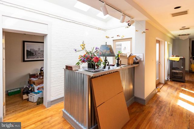 115 W SARATOGA ST, Baltimore, MD 21201