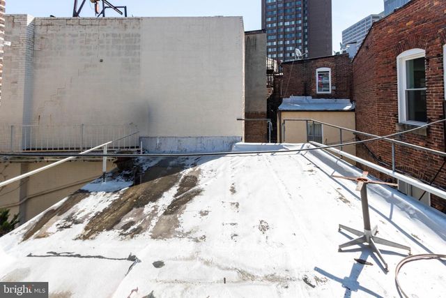 115 W SARATOGA ST, Baltimore, MD 21201