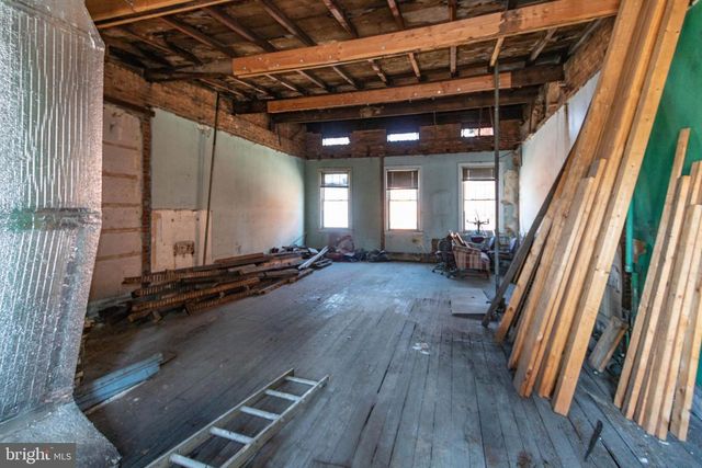 115 W SARATOGA ST, Baltimore, MD 21201