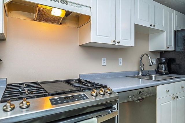 20 Rocky Ledge Road, Merrimack, NH 03054