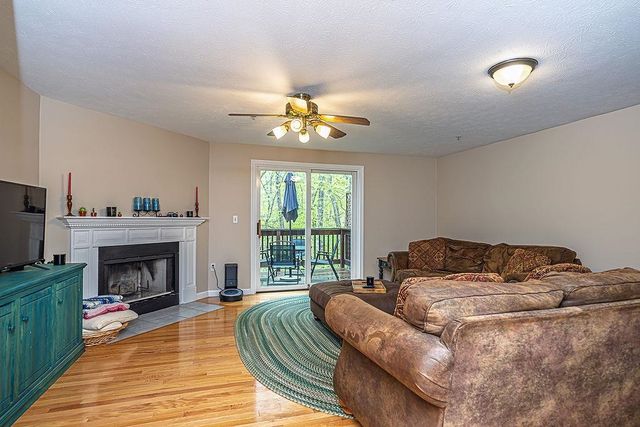 20 Rocky Ledge Road, Merrimack, NH 03054