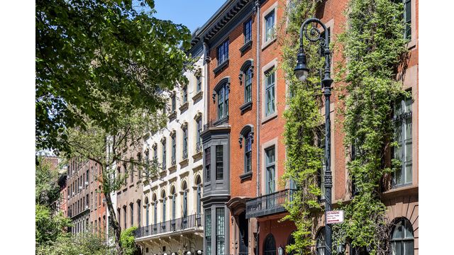 10 W 9TH Street, New York City, NY 10011