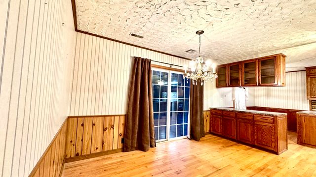 67041 E 166 Road, Wyandotte, OK 74370