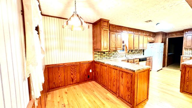 67041 E 166 Road, Wyandotte, OK 74370