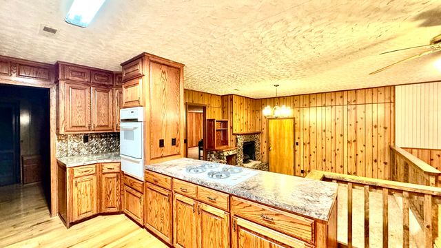 67041 E 166 Road, Wyandotte, OK 74370