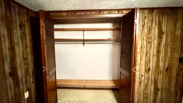 67041 E 166 Road, Wyandotte, OK 74370