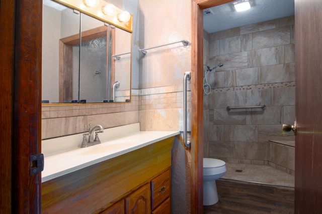 67041 E 166 Road, Wyandotte, OK 74370