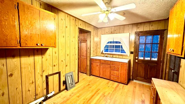 67041 E 166 Road, Wyandotte, OK 74370