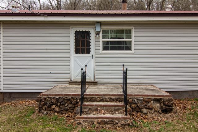 67041 E 166 Road, Wyandotte, OK 74370