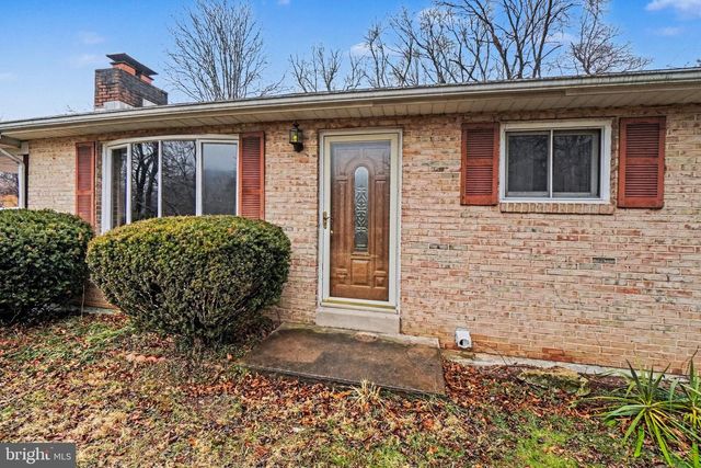 1140 STONEY CREEK RD, Dauphin, PA 17018