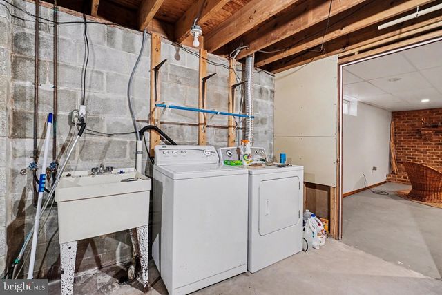 1140 STONEY CREEK RD, Dauphin, PA 17018