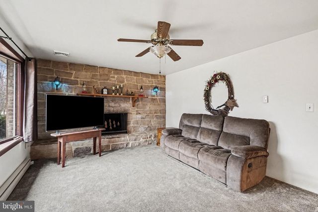 1140 STONEY CREEK RD, Dauphin, PA 17018