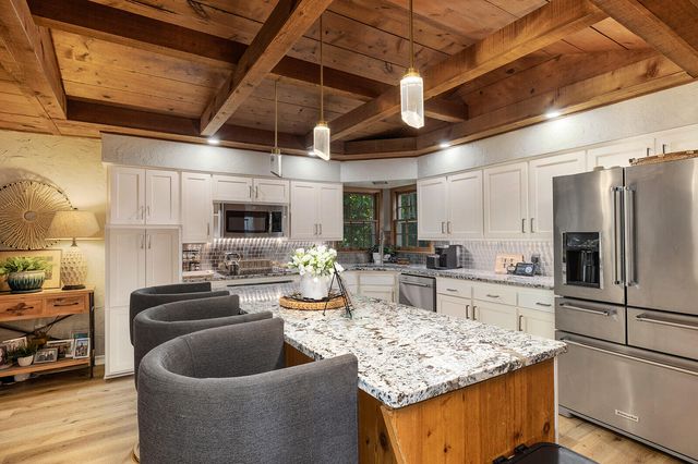 3963 E El Dorado Street, Springfield, MO 65809