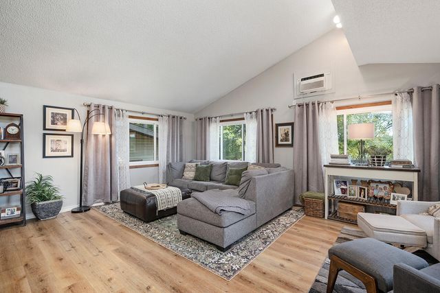 3963 E El Dorado Street, Springfield, MO 65809