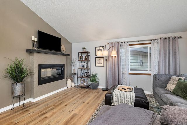 3963 E El Dorado Street, Springfield, MO 65809