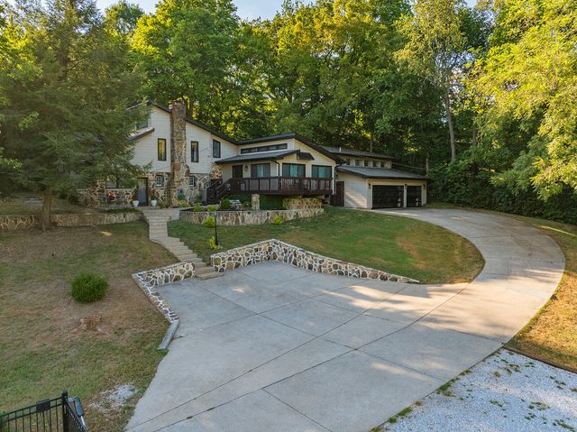 3963 E El Dorado Street, Springfield, MO 65809