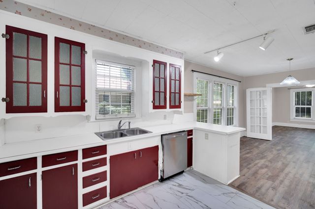 1312 Park Drive, Hillsboro, TX 76645