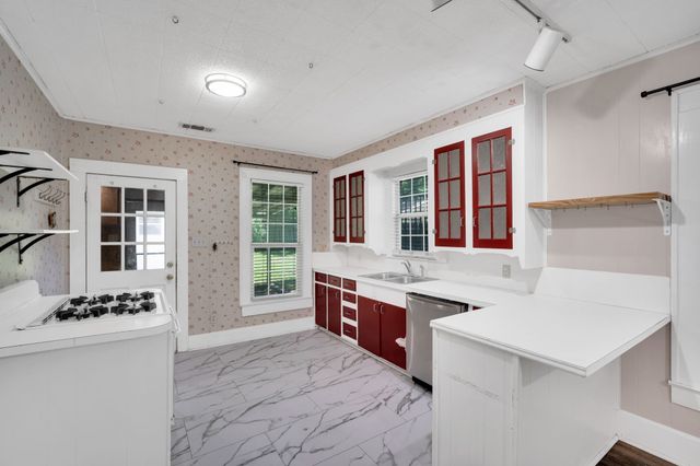 1312 Park Drive, Hillsboro, TX 76645
