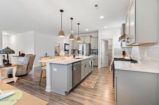 302 Sailor Sky Way, Hampstead, NC 28443