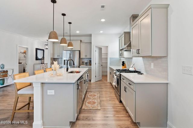 302 Sailor Sky Way, Hampstead, NC 28443
