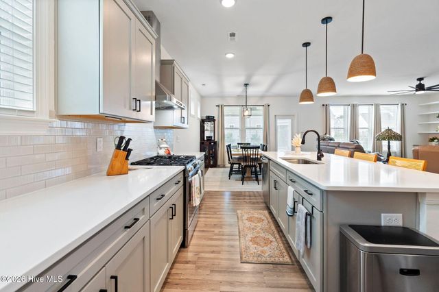 302 Sailor Sky Way, Hampstead, NC 28443