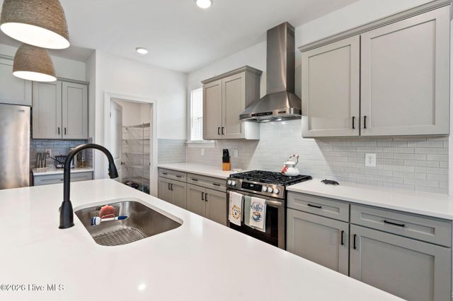 302 Sailor Sky Way, Hampstead, NC 28443