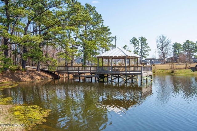 302 Sailor Sky Way, Hampstead, NC 28443