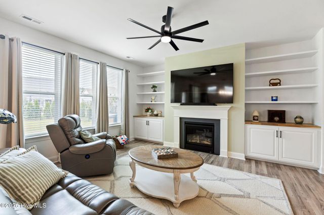 302 Sailor Sky Way, Hampstead, NC 28443