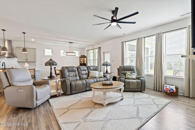 302 Sailor Sky Way, Hampstead, NC 28443