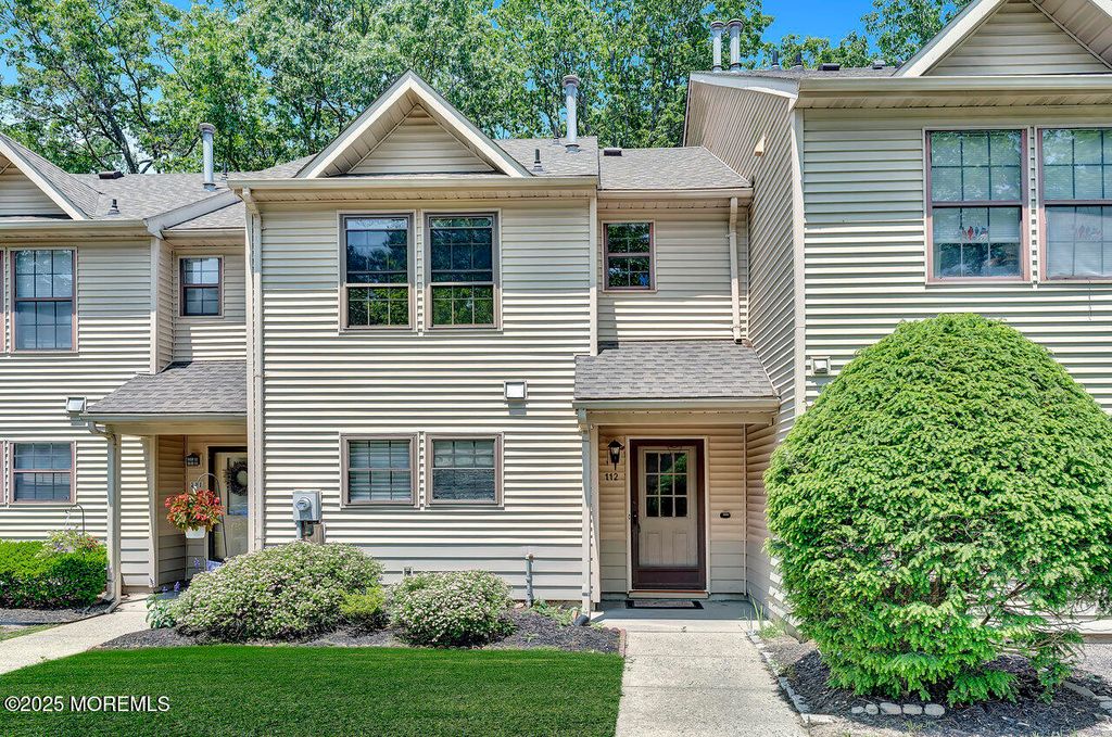 112 Azalea Circle, Jackson, NJ 08527