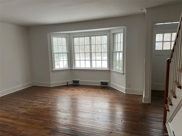 16 Vail Avenue, East Quogue, NY 11942