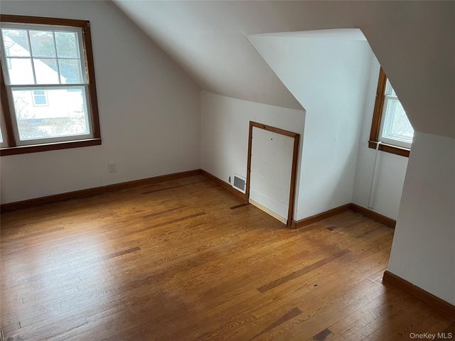 16 Vail Avenue, East Quogue, NY 11942