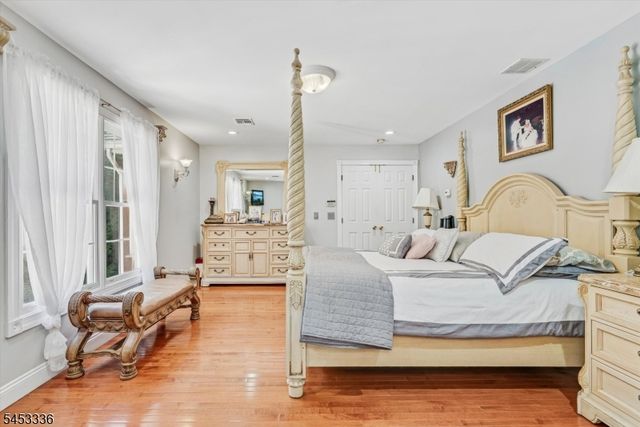 10 Skyler Ct, Jefferson Twp., NJ 07438