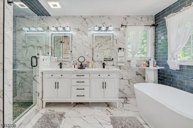 10 Skyler Ct, Jefferson Twp., NJ 07438