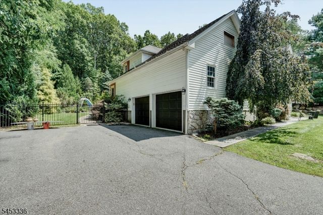 10 Skyler Ct, Jefferson Twp., NJ 07438