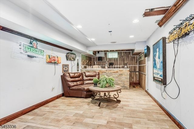 10 Skyler Ct, Jefferson Twp., NJ 07438